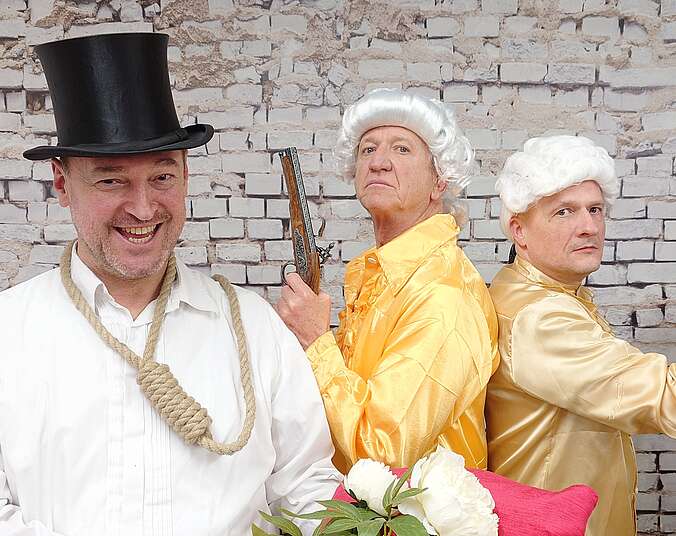 Utobia Theaterspieler in Kostümen