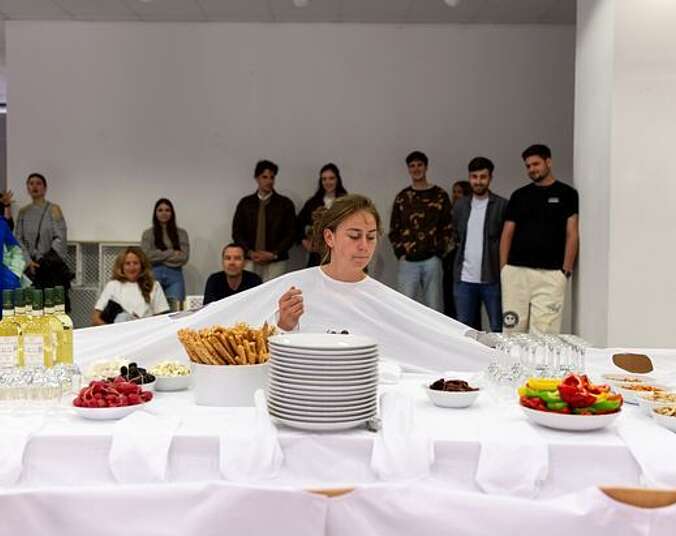 Bild zur Veranstaltung: SEEQUENZ-Festival: Performance „Abendessen“