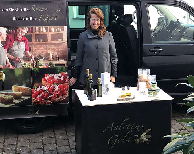 Verkaufsstand mit Olivenöl