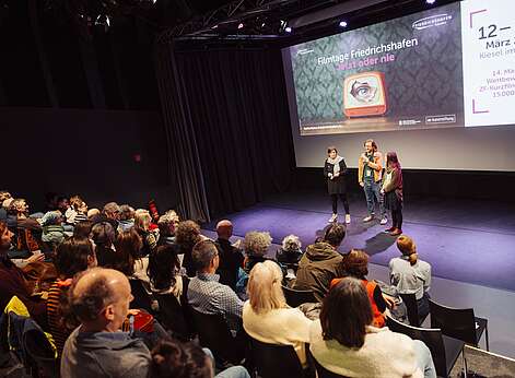 Publikumsgespräch über den Film One Way Ticket to Tbilisi von Paul Ploberger