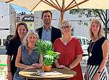 Ziehen positive Bilanz (v. l. n. r.): Sarah Baltes, Leiterin des Kulturbüros Friedrichshafen, Regine Ankermann, Kino Studio 17, Bürgermeister Andreas Hein, Petra Schömer, stellvertretende Leiterin des Amtes für Bürgerservice, Sicherheit und Ordnung und Ines Weber, Leiterin des Amtes für Soziales, Familie und Jugend. 
