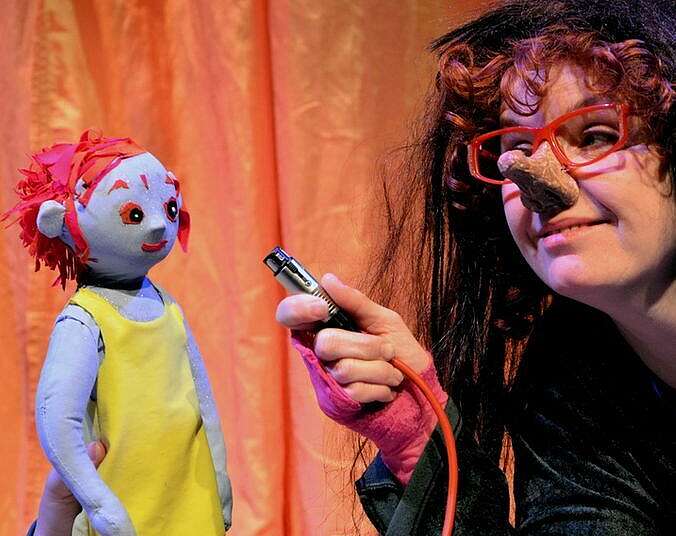 Bild zur Veranstaltung: Das Mädchen im Löwenkäfig / ab 6 Jahren - Ensemble Materialtheater