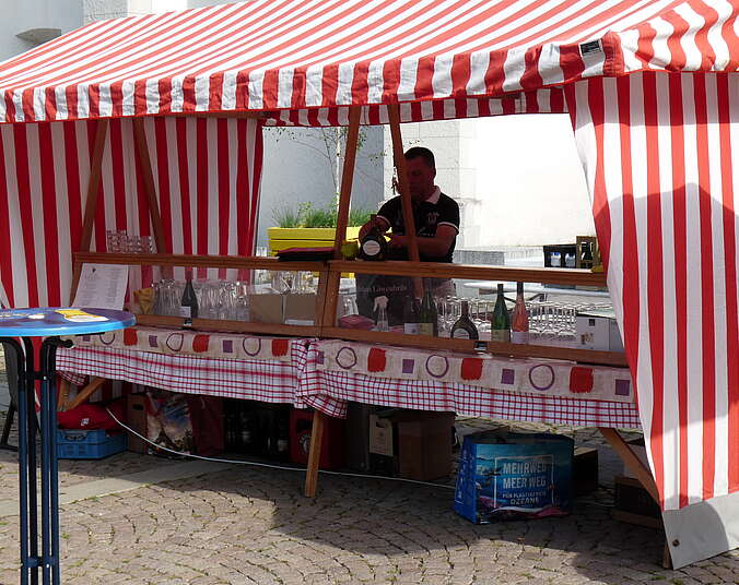 Weinstand auf dem Schlemmermarkt