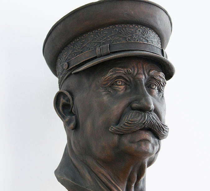 Statue vom Kopf des Ferdinand von Zeppelin