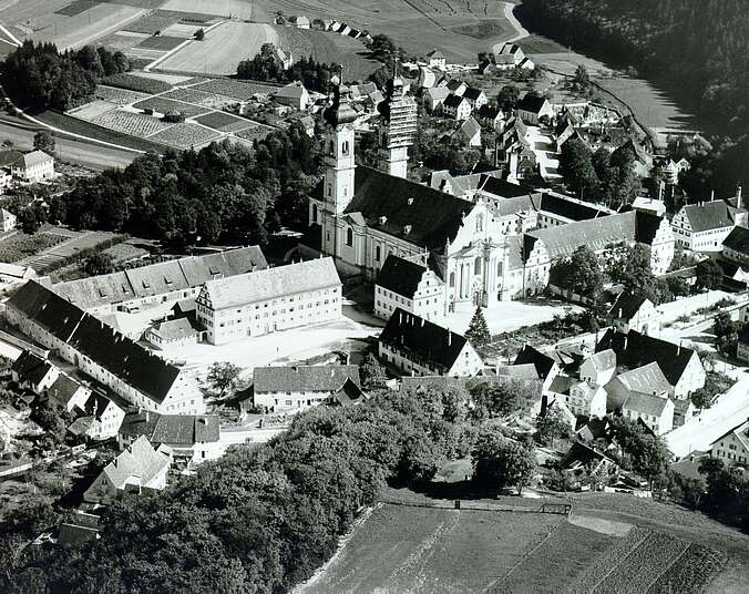 Luftbild der Heil- und Pflegeanstalt Zwiefalten, 1943. (Quelle: Bildarchiv ZfP Südwürttemberg)