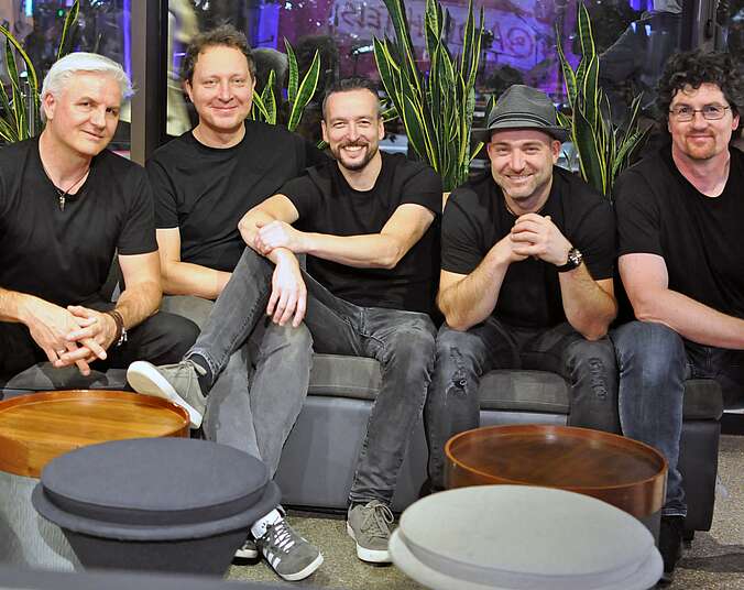 RED CARPET Band