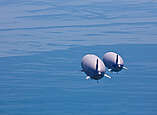 zwei Zeppeline über dem Bodensee