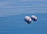 zwei Zeppeline über dem Bodensee