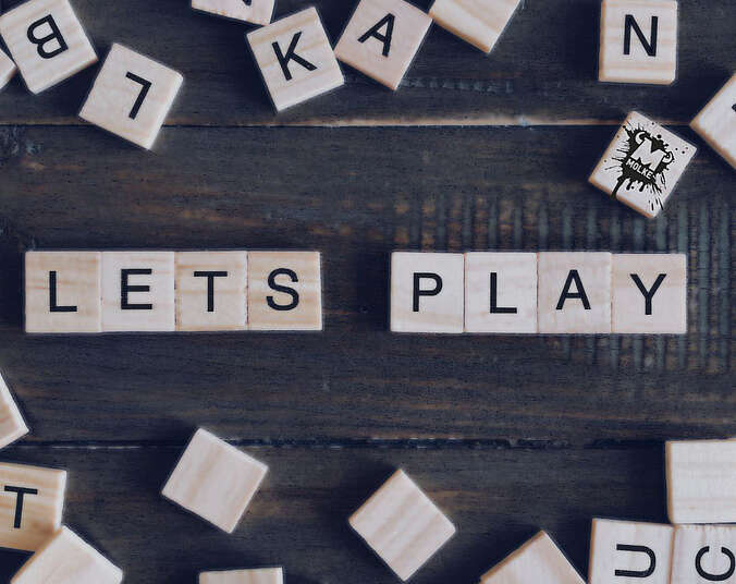 Buchstabenlegesteine (Foto: Canva)