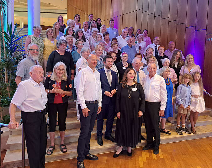 Gäste aus Polozk auf der Treppe im GZH