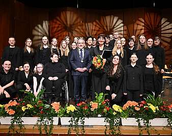 Jahresempfang 2026: Bühne mit OB Simon Blümcke und Jugendchor