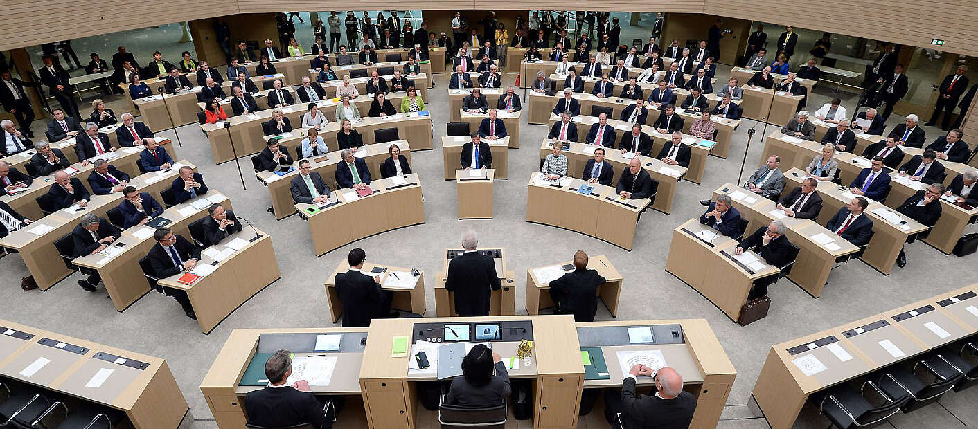 Abgeordnete im Plenarsaal