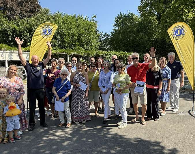 Gruppenbild mit Beachflags