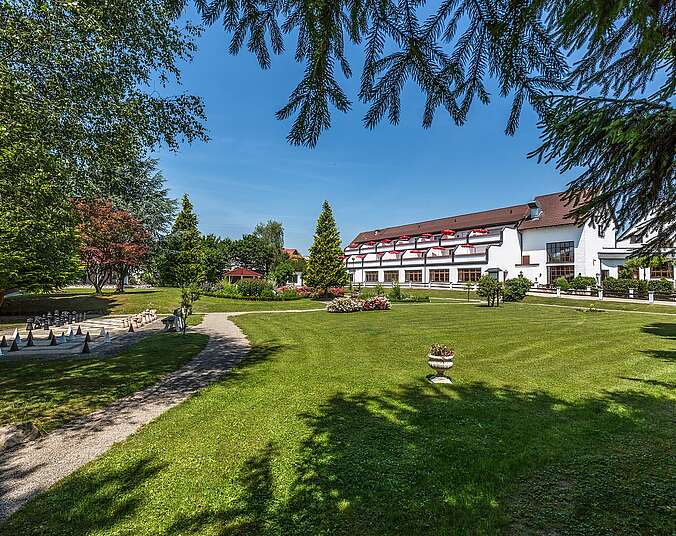 Blick auf den Johannespark des Hotel Gerbe in Ailingen.