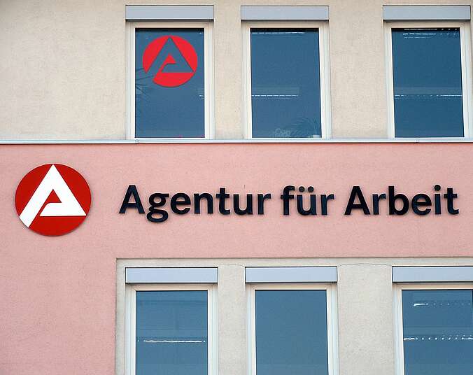 Gebäude von Agentur für Arbeit von außen