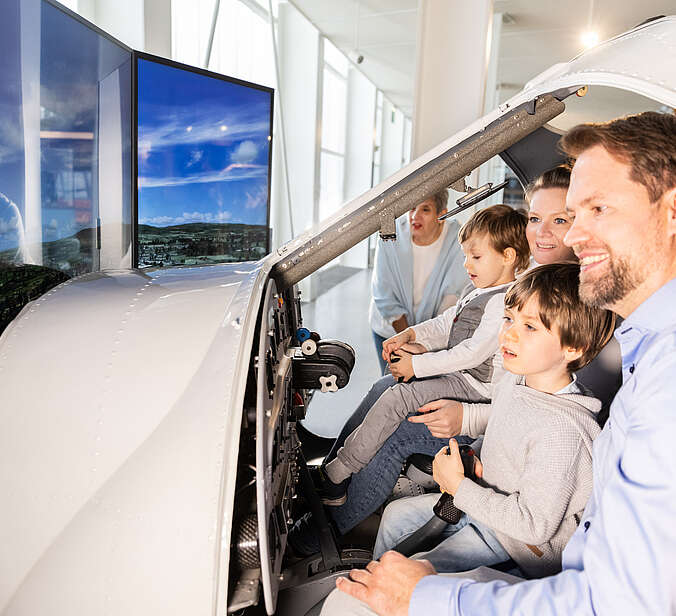 Familie im Museum