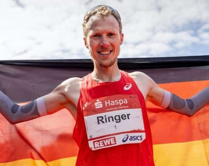 Sportler mit deutscher Flagge