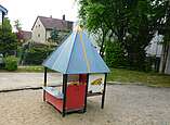 Sandkastenhaus auf Spielplatz