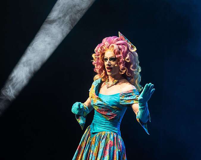 Bühnenfoto Drag Voyage