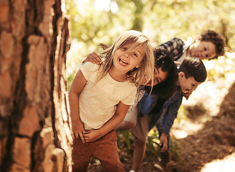Kinder beim Toben