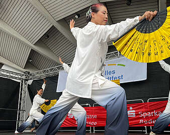 Tänzerinnen (Foto: Stadt Friedrichshafen)