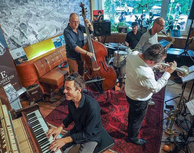Mani Nude live in der Werkstatt