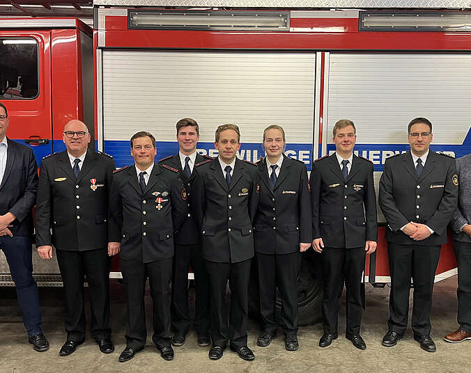 Foto bei der Hauptversammlung der Feuerwehrabteilung Ailingen