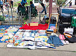 Wetterglück hatten die Kinder und Schüler beim Flohmarkt auf dem Ailinger Schulhof.