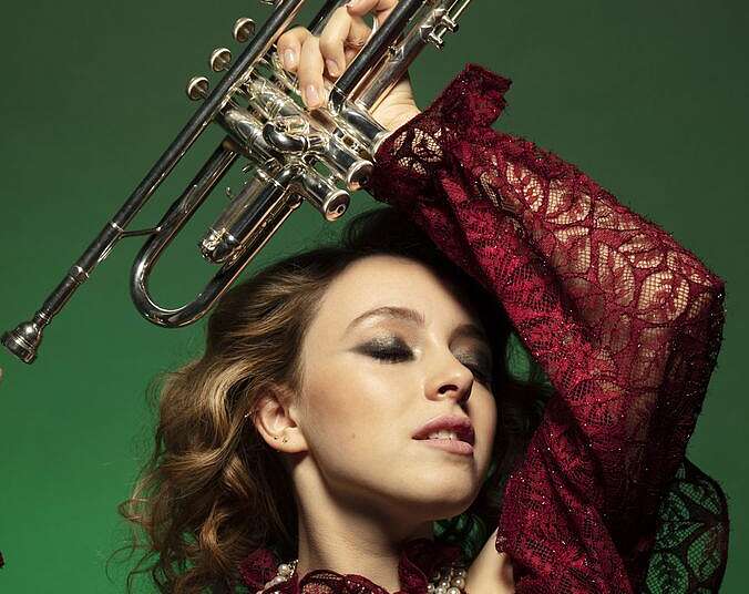 Bild zur Veranstaltung: Stuttgarter Kammerorchester - Lucienne Renaudin Vary, Trompete –  Susanne von Gutzeit, Violine & Leitung